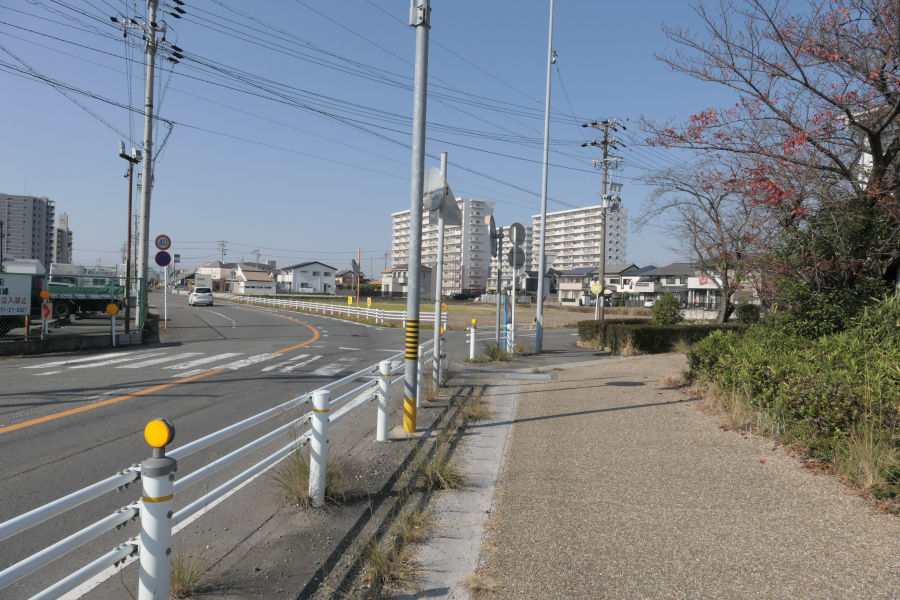 美濃路・稲沢市 長束の遊歩道