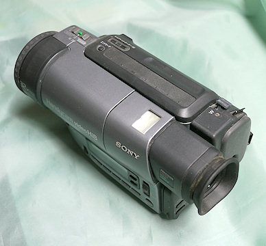 ビデオカメラCCD-TR3000